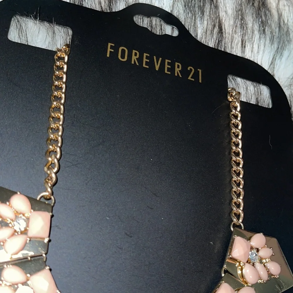 NWT Forever 21 Pink Accent Goldtone Statement Necklace - Picture 8 of 8